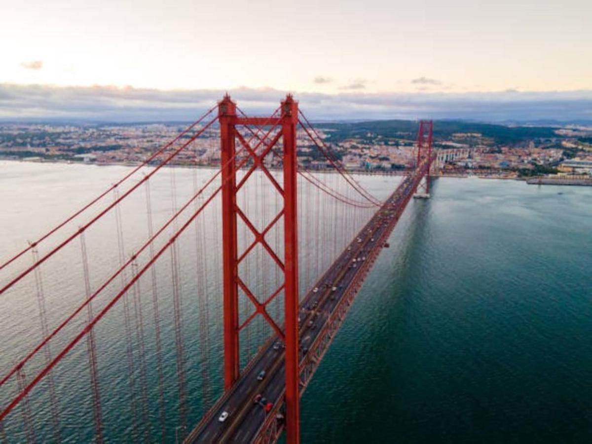 2 Bedroom Apartment For 4 People With Free Public Parking Lisboa Exteriér fotografie