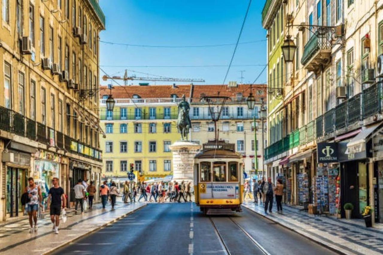 2 Bedroom Apartment For 4 People With Free Public Parking Lisboa Exteriér fotografie