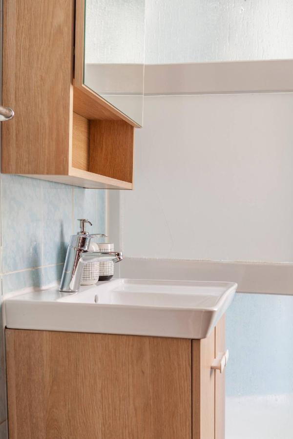 2 Bedroom Apartment For 4 People With Free Public Parking Lisboa Exteriér fotografie